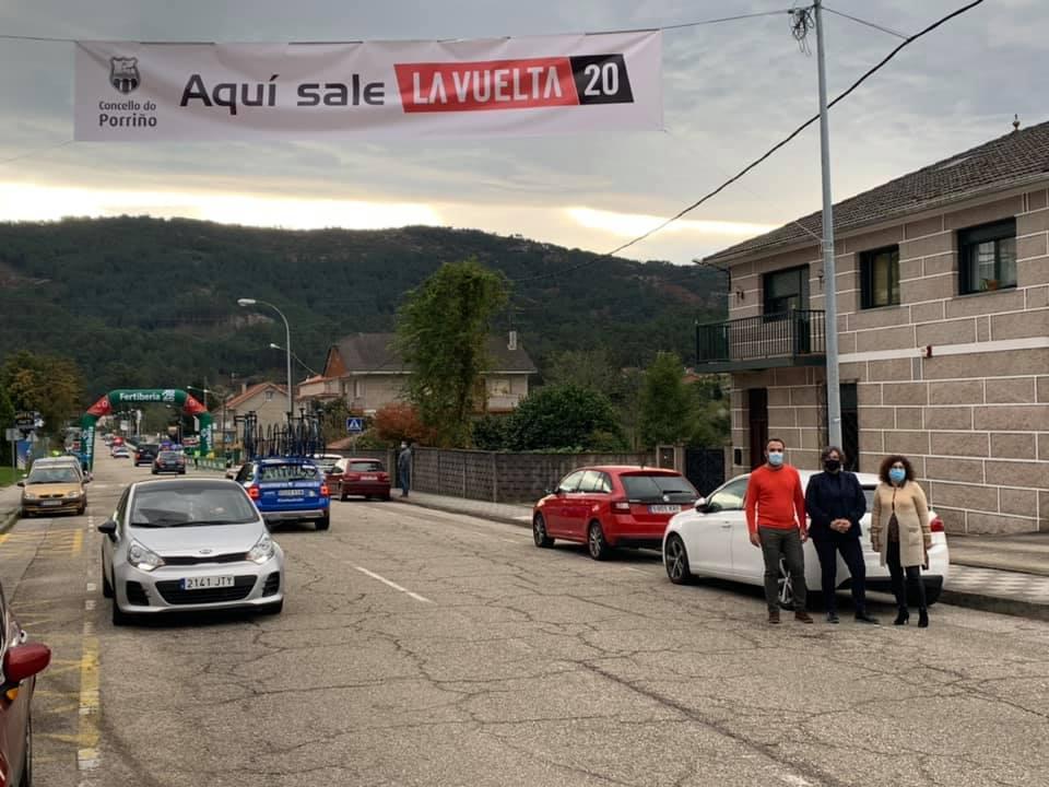 pancarta-Aqui-sale-la-Vuelta.jpg