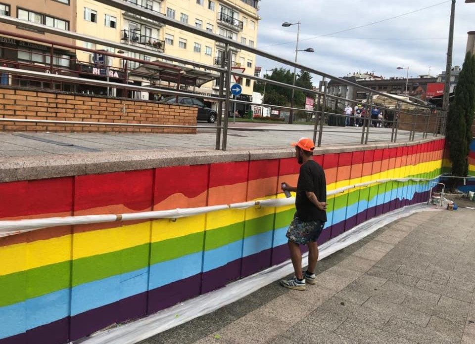 Mural-Dia-do-Orgullo-LGTBIQ-rampa-de-la-plaza-do-Cristo.jpg