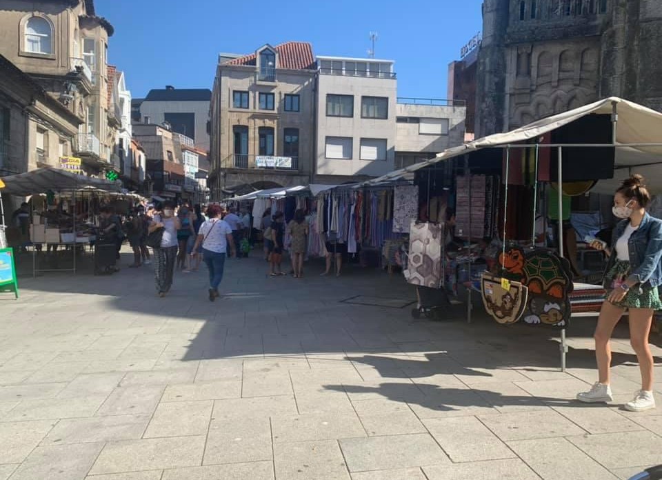 mercado-ambulante-Porriño-plaza-del-Concello.jpg