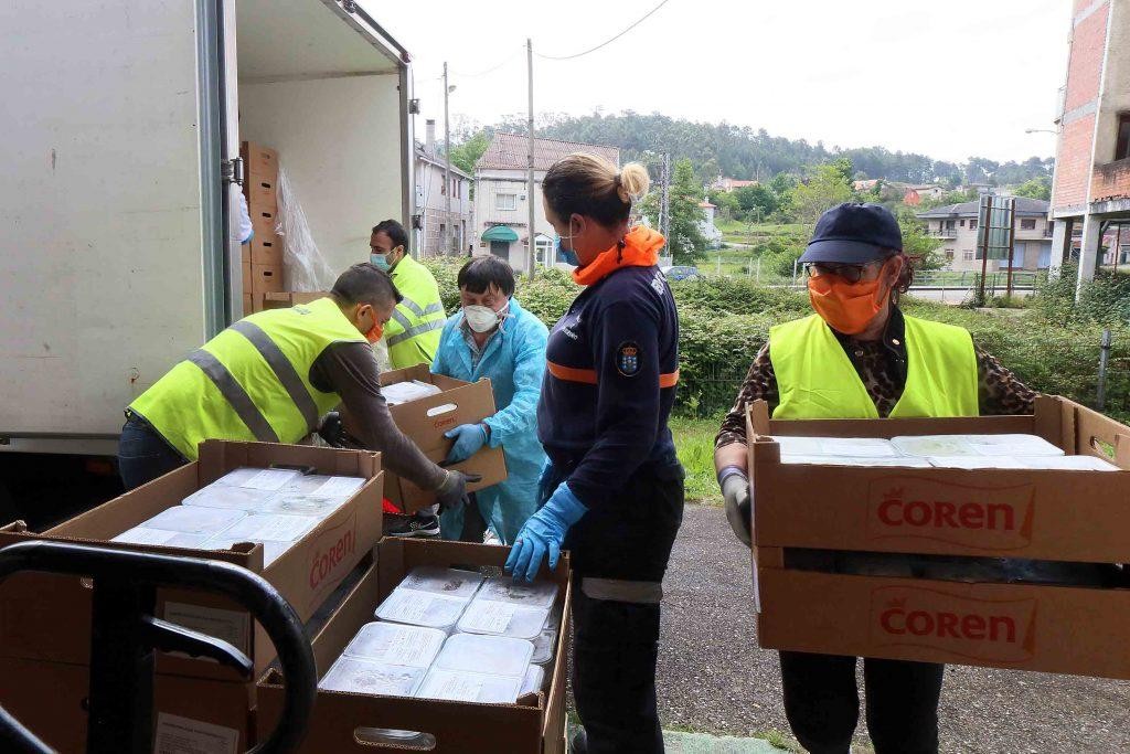 Donaciones-para-Banco-Alimentos-Porriño-con-Protección-Civil.jpg