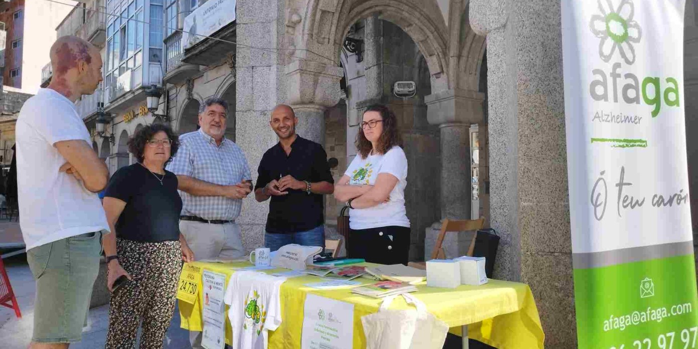 afaga-30-anos-mesa-informativa-porrino-02.jpg