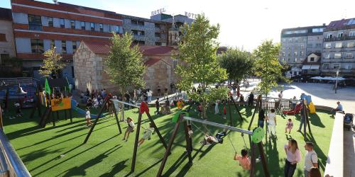 PORRINO. PARQUE INFANTIL PRAZA DO CRISTO B46B0071.jpg